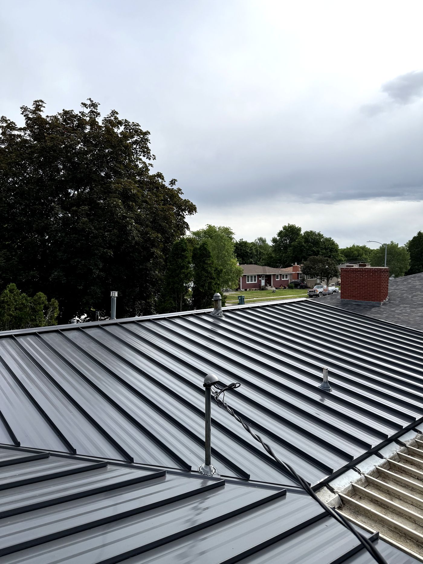 Standing seam metal roof